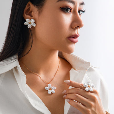 Alien Pearl Flower Pendant Necklace set