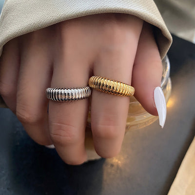 Spiral open index finger ring