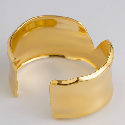 Irregular concave convex V-shaped notch bracelet