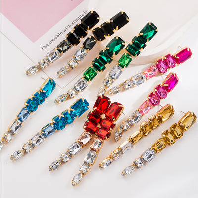 Long earrings with feminine temperament