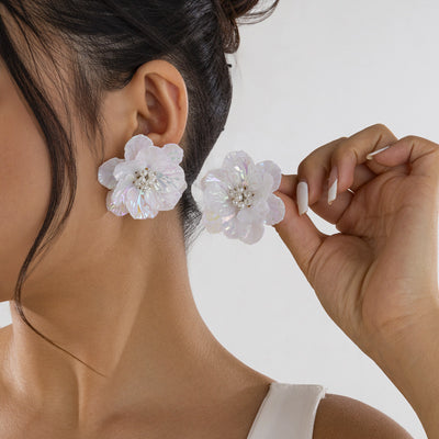 Small fresh and colorful scallop flower earrings