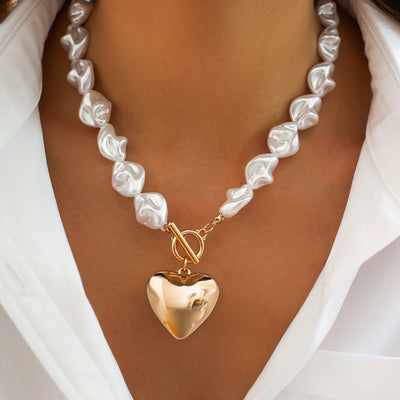 Fashionable pearl necklace set