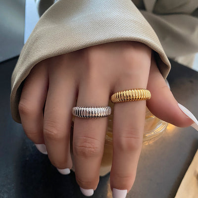 Spiral open index finger ring