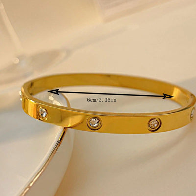 Fashionable and luxurious bracelet