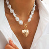 Fashionable pearl necklace set