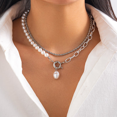 Fashionable pearl pendant necklace