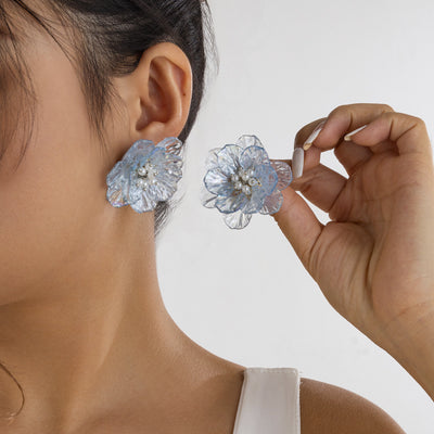 Small fresh and colorful scallop flower earrings