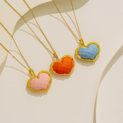 Elegant heart pendant necklace